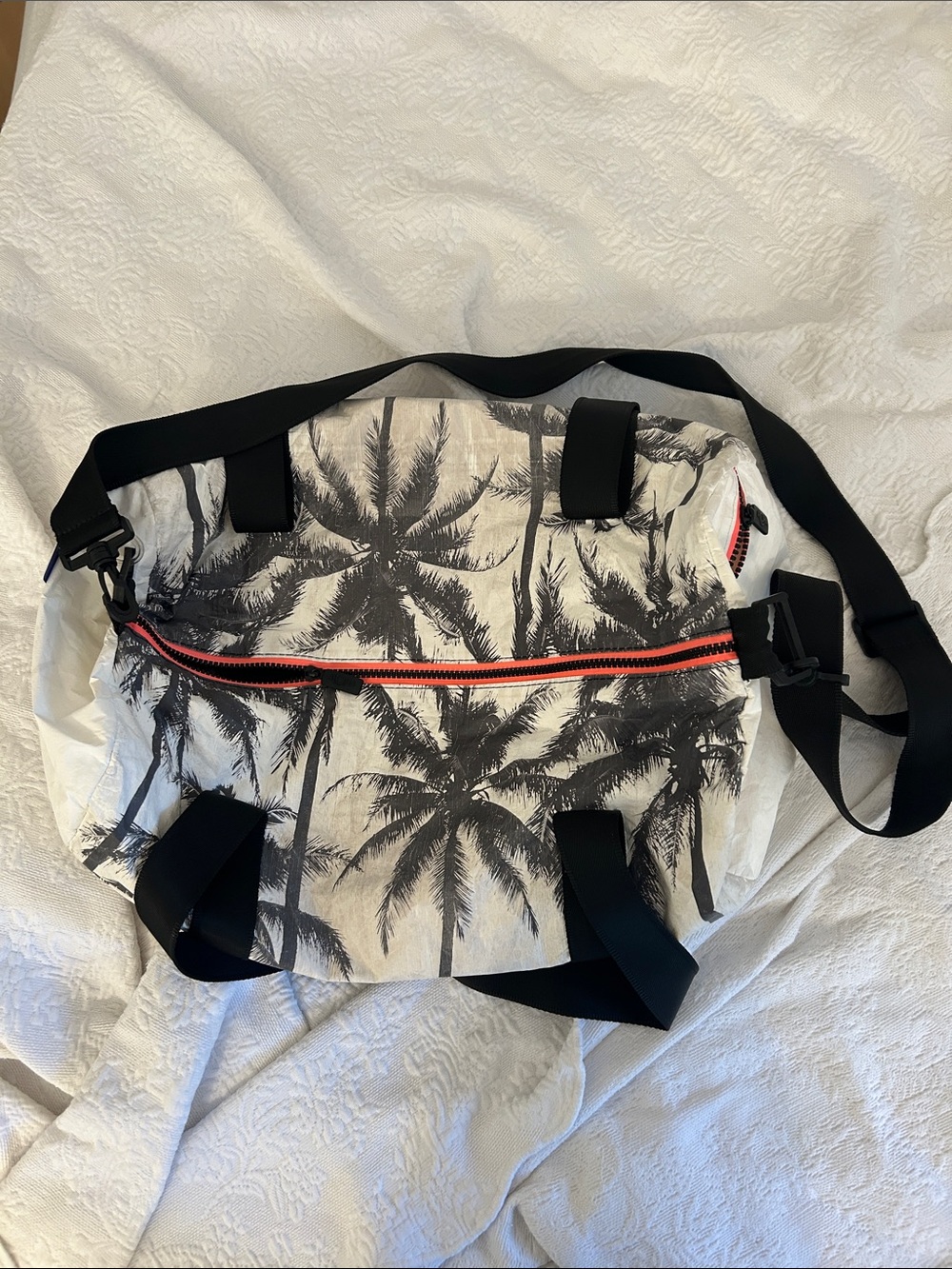 Aloha collection Canvas Palm-Print Crossbody Bag with Red Zipper
